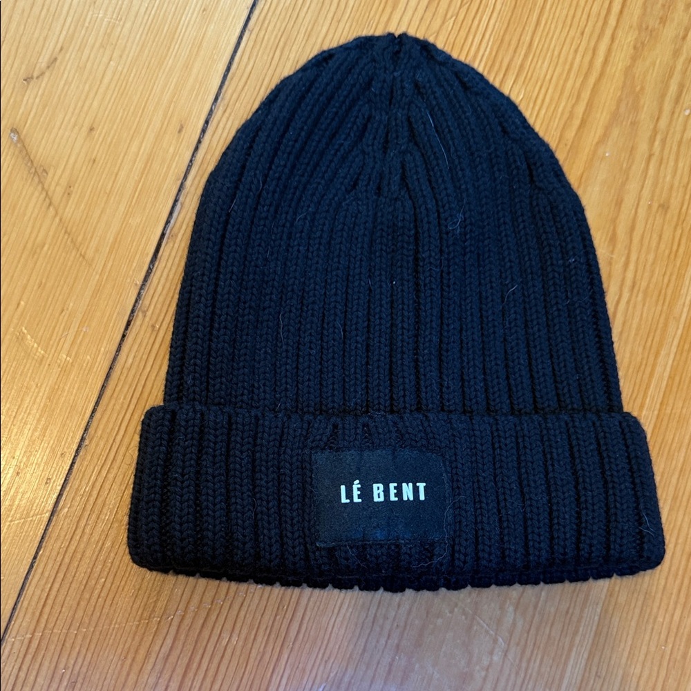 Le Bent Buddy Black Knit Beanie